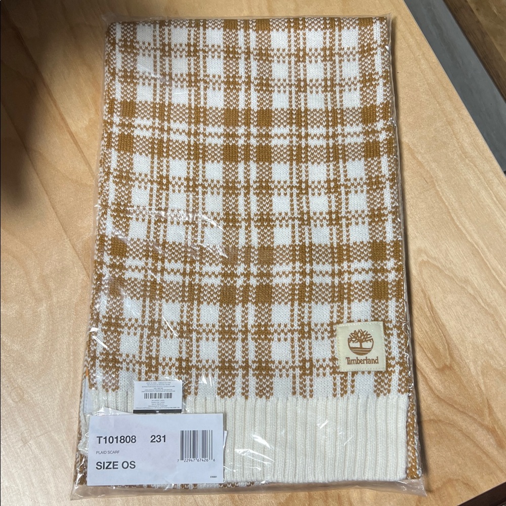 ✨NEW unopened Timberland White and Tan Plaid Scarf✨
